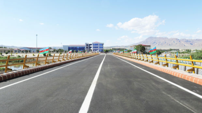 Azərbaycanın quru sərhədləri ilə ölkəyə gəlib, ölkədən gedənlər kimlərdir? 