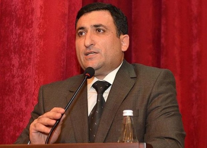 Rektorun qarajını sökdülər - Bakıda