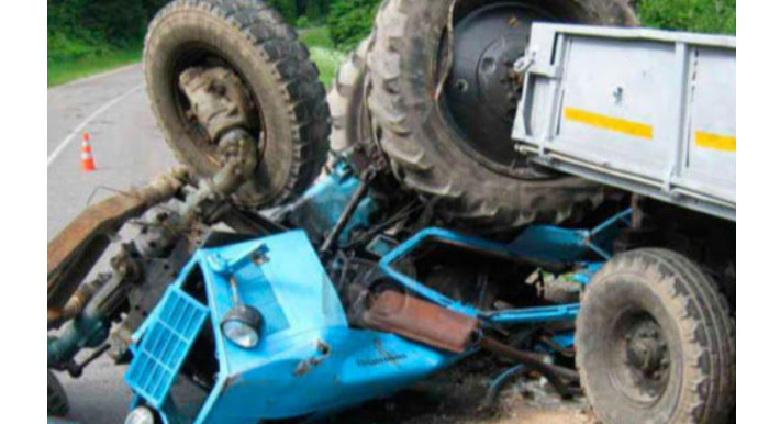 Beyləqanda traktor ağaca çırpıldı: Ölən var 