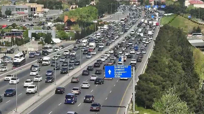 Bakı-Sumqayıt yolunda təhlükə böyüyür: Aidiyyəti qurumlar hələ də susurlar - VİDEO