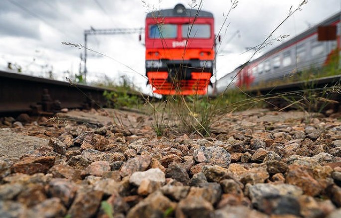 Gəncədə dəmir yolunun maşinisti keçmiş arvadını bıçaqlayıb qaçdı