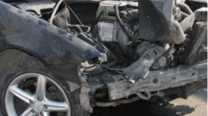 Yevlaxda iki avtomobil toqquşub, ölən və xəsarət alanlar var 