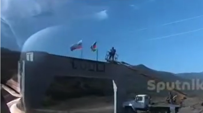 Laçın dəhlizində Azərbaycan bayrağı dalğalanır - VİDEO