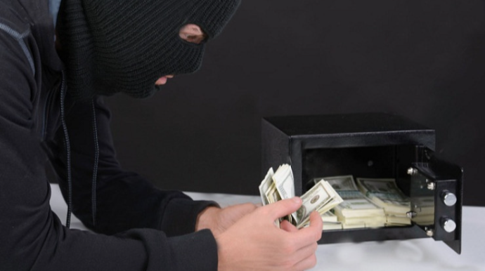 Novxanıda istirahət mərkəzində OĞURLUQ 