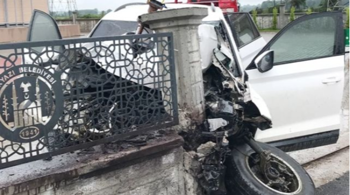 "Jeep" ilə övladınıı imtahana aparan ata qəza törətdi: özü öldü, qızı xəsarət aldı   - VİDEO