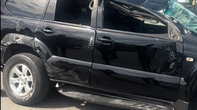 Bakıda "Prius" "Prado"nu vurub AŞIRDI - VİDEO 