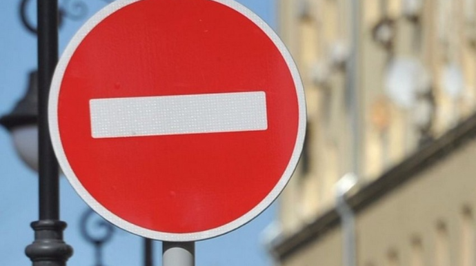 Zəngəzurda kəndlilər yolu bağlayıb