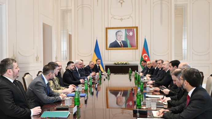 İlham Əliyevin Zelenski ilə geniş tərkibdə görüşü keçirildi - FOTO