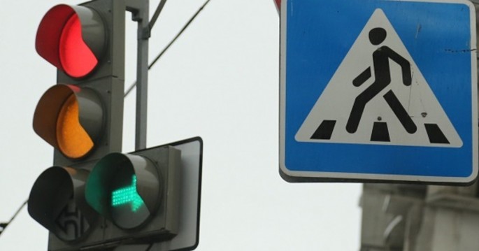 Bakıda yolu keçən piyada 4 avtomobilin toqquşmasına səbəb olub