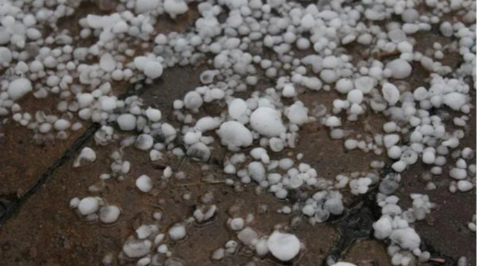 Qazaxın bəzi yerlərinə dolu yağdı - FAKTİKİ HAVA