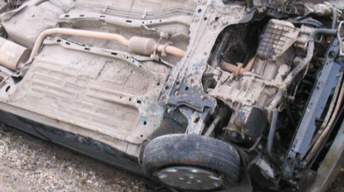 Lahıc yolunda maşın dərəyə aşıb, bir nəfər ölüb 