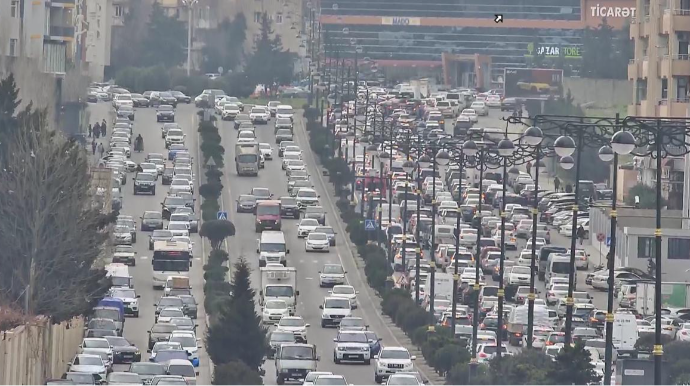Yolda məhdudiyyət tətbiq edildi; bu küçələrdə sıxlıq yarandı 