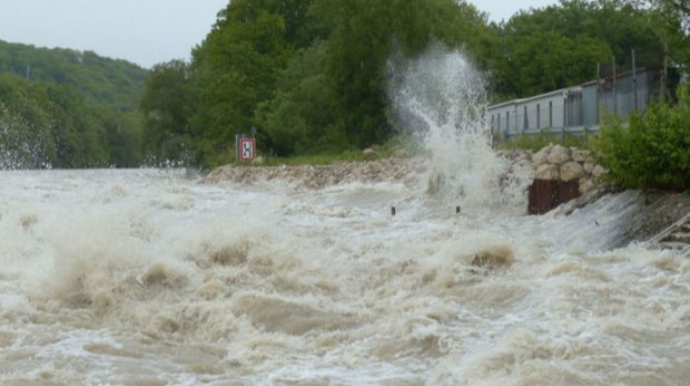 Azərbaycanda iki rayonda sel olub - FAKTİKİ HAVA 