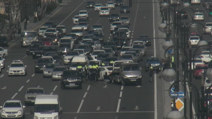 Qəza tıxaca səbəb oldu  - FOTO