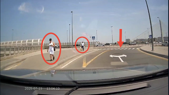 Bu piyadalar keçidi qoyub görün yolu haradan keçdilər - VİDEO