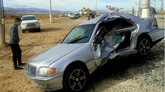 Qatar yoluna çıxan “Mercedes” bu hala düşdü  - FOTO