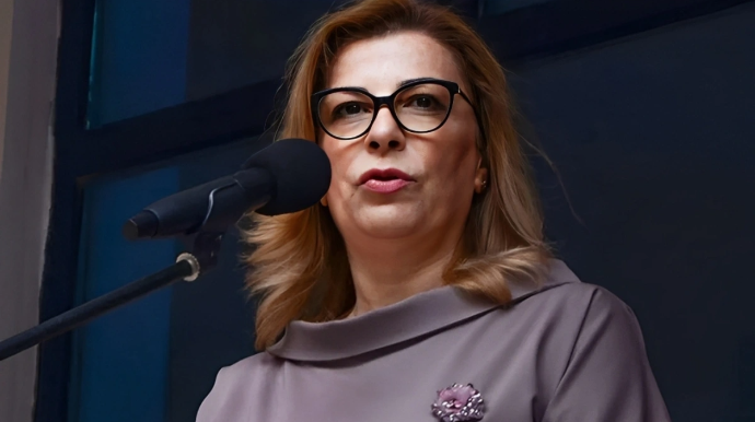 Sabiq rektor qızının 57 min manatını ələ keçirən şəxsin məhkəməsinə getmədi 