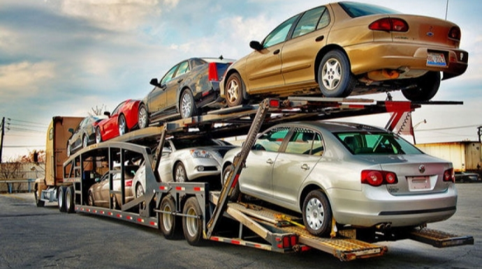 За три месяца в Азербайджан ввезли более 15 000 автомобилей 