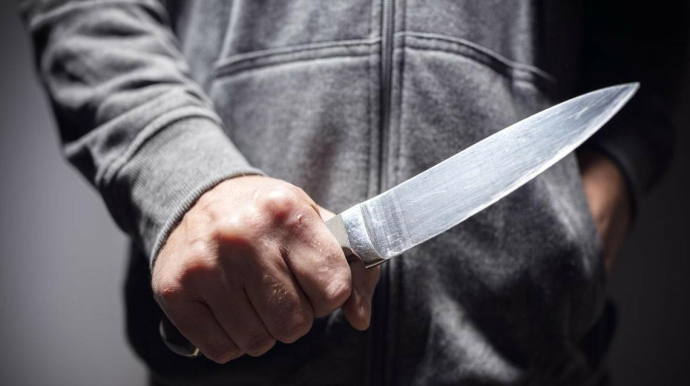 TƏBİB-in əməkdaşı evdə bıçaqlandı, vəziyyəti ağırdır - FOTO 