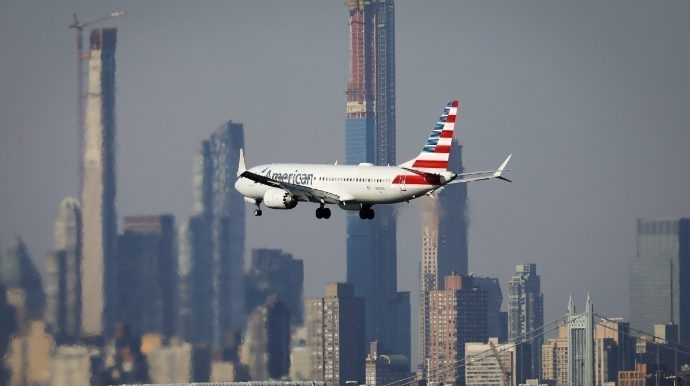 "American Airlines"  yüzlərlə aviareysi ləğv edəcək