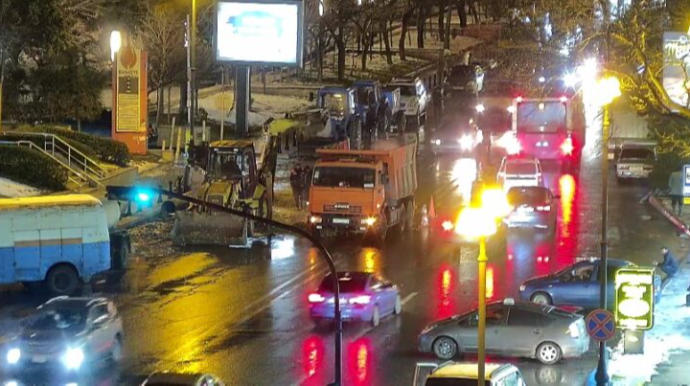 Sürücülərin nəzərinə  - Bu yolda təmir işləri aparılır  - FOTO