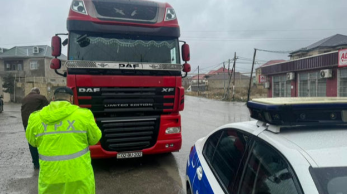 Yol polisi həftəsonu 181 sürücünü saxlayıb Nazirlər Kabinetinin qərarını xatırlatdı - FOTO   