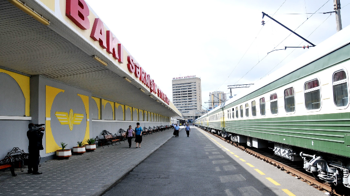 Dəmiryolu vağzalında silahlı şəxs SAXLANILDI 