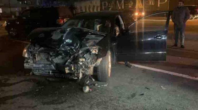 Tuneldə "Nissan" və "Lexus" toqquşdu - xəsarət alan var   - FOTO