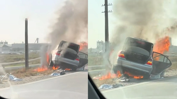 В Сабунчинском районе на обочине загорелся Mercedes - ВИДЕО