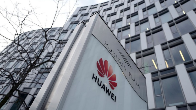 Huawei  начал продажу собственных электромобилей