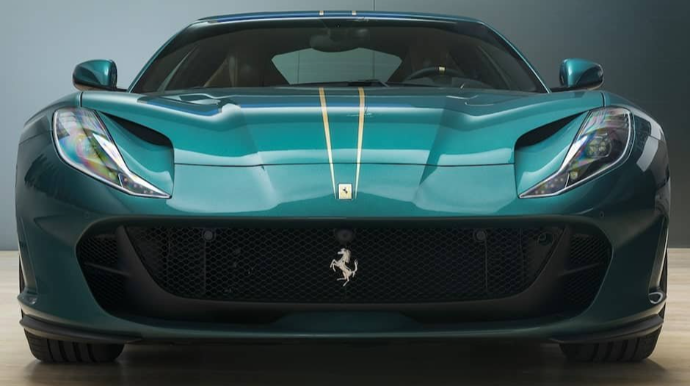 "Ferrari"  bu modelin salonunda dəyişikli etdi  - FOTO