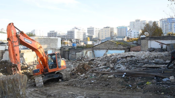 Bakıda böyük söküntü işləri başladı, park salınacaq 