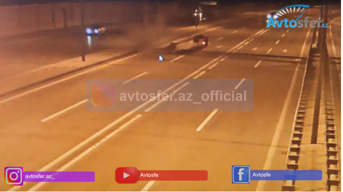 Sükan arxasında başı qarışan "Prius" sürücüsü dirəyə çırpıldı - REAL VİDEO 