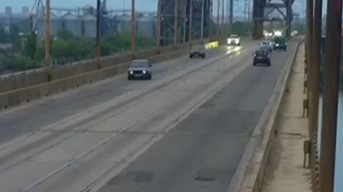 Rusiya ordusu Dneprdə mülki avtomobilləri hədəfə aldı – ANBAAN VİDEO 