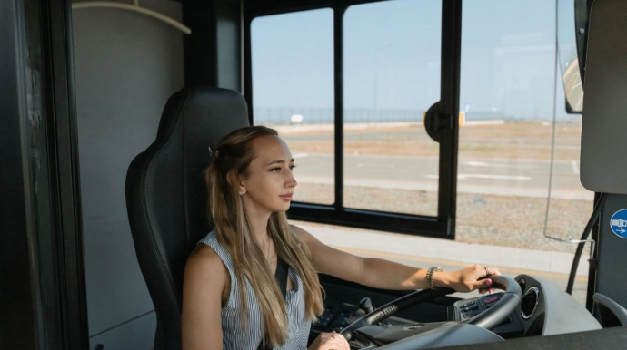 Avtobus idarə edəcək qadın sürücülər hazırlanır - FOTO