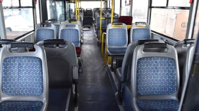 Avtobuslarda məhz buna görə əks istiqamətli oturacaqlar var imiş