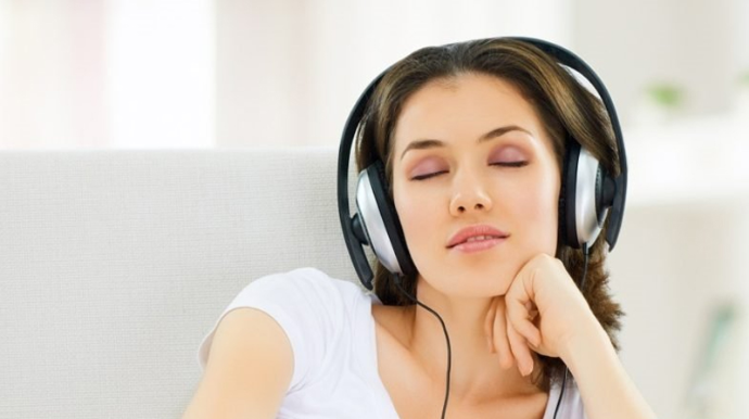 İş yerində hansı musiqiyə qulaq asmaq faydalıdır? - Alimlər açıqladı 
