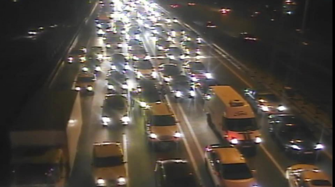 Hava limanı-Bilgəh yolunda qəza baş verib, sıxlıq yaranıb - FOTO