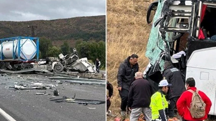 Avtobusla TIR toqquşub, 20 nəfər yaralanıb 