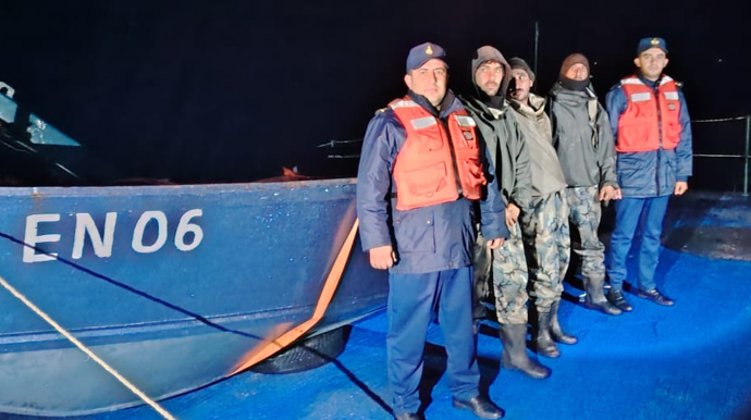 Xəzərdə köməksiz qalan 3 balıqçı xilas edildi - FOTO - VİDEO