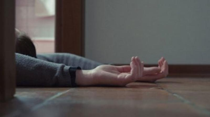 Mənzildən kişi meyiti tapılıb