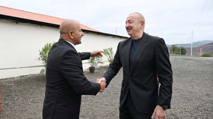 Prezident Sos sakininin evində oldu - FOTO