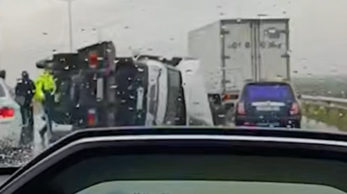 Bakı-Qazax yolunda evakuator aşdı - VİDEO   - YENİLƏNİB