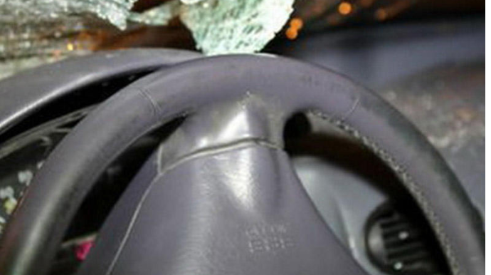 Salyanda minik avtomobili aşdı, 4 nəfər xəsarət aldı