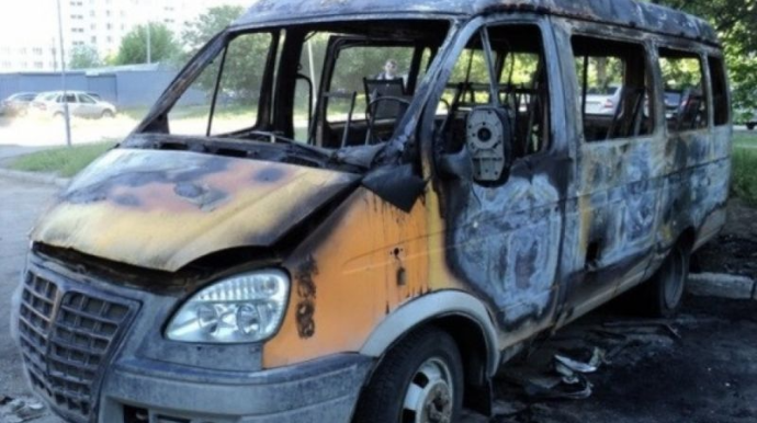 İsmayıllıda "Ford" markalı sərnişin mikroavtobusu yanıb - VİDEO