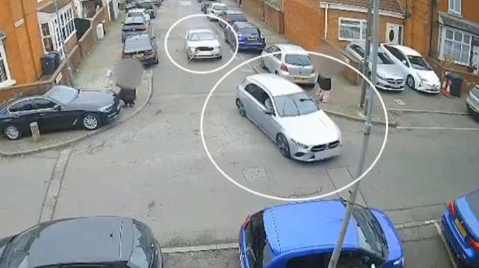 Sürət yarışına çıxan sürücülər yolu bir-birinə qatdı - VİDEO 