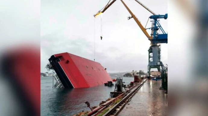 Kran aşdı - 2 nəfər öldü 