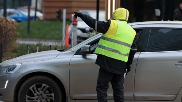 Вынесен приговор мужчине, избившему сотрудника AzParking