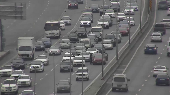 Beynəlxalq Avtovağzalın qarşısında yol qəzası olub, sıxlıq yaranıb