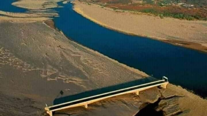 Çayın üstündə körpü tikdilər, qasırğa çay yatağını dəyişdi  - FOTO